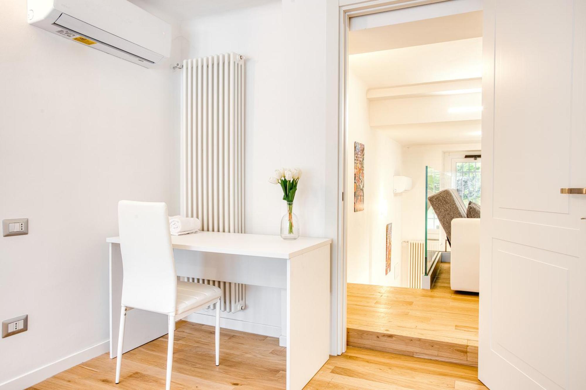 Walk To Navigli - Via Gola - 2 Bedrooms Apt Milão Exterior foto