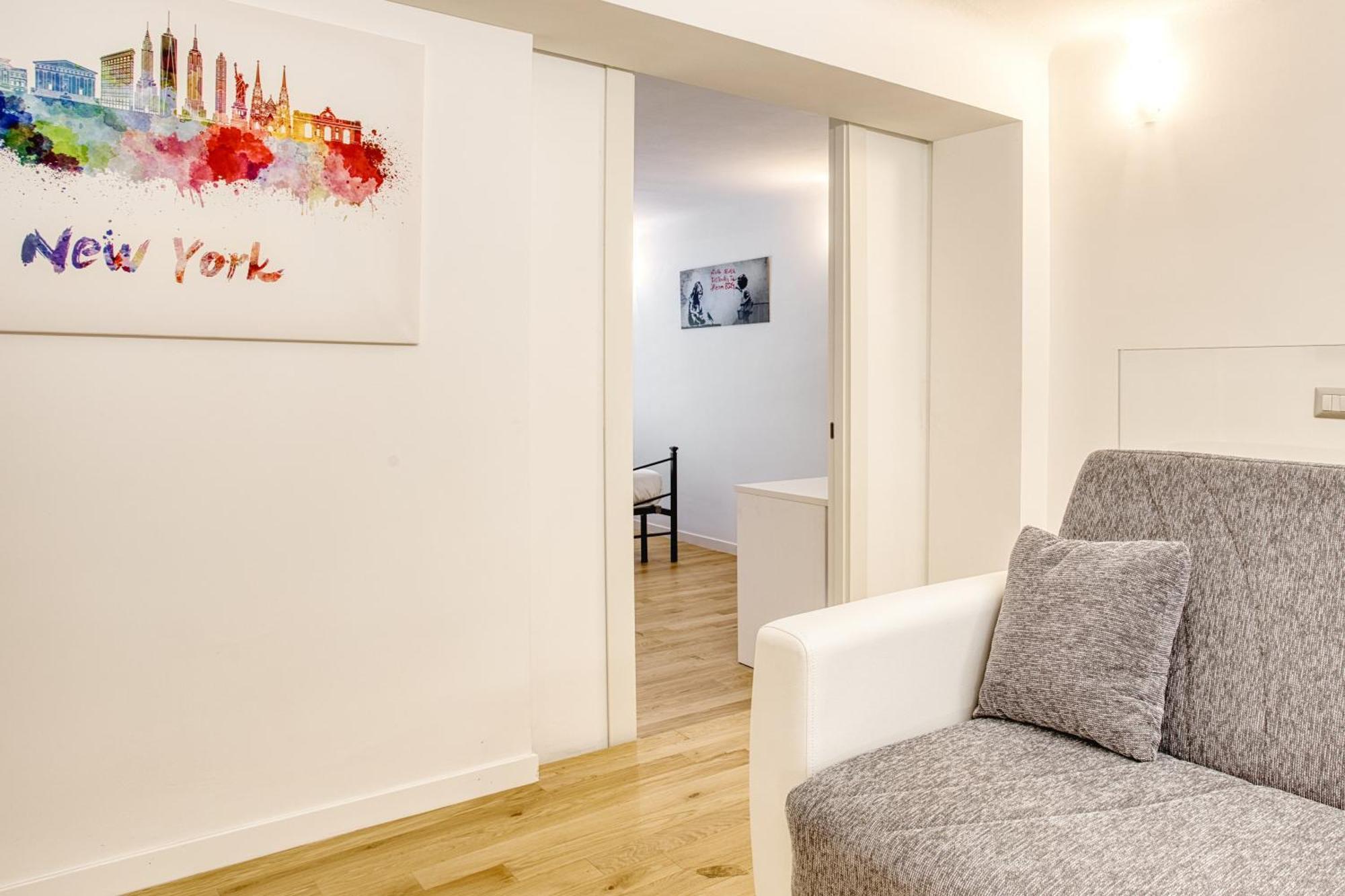 Walk To Navigli - Via Gola - 2 Bedrooms Apt Milão Exterior foto