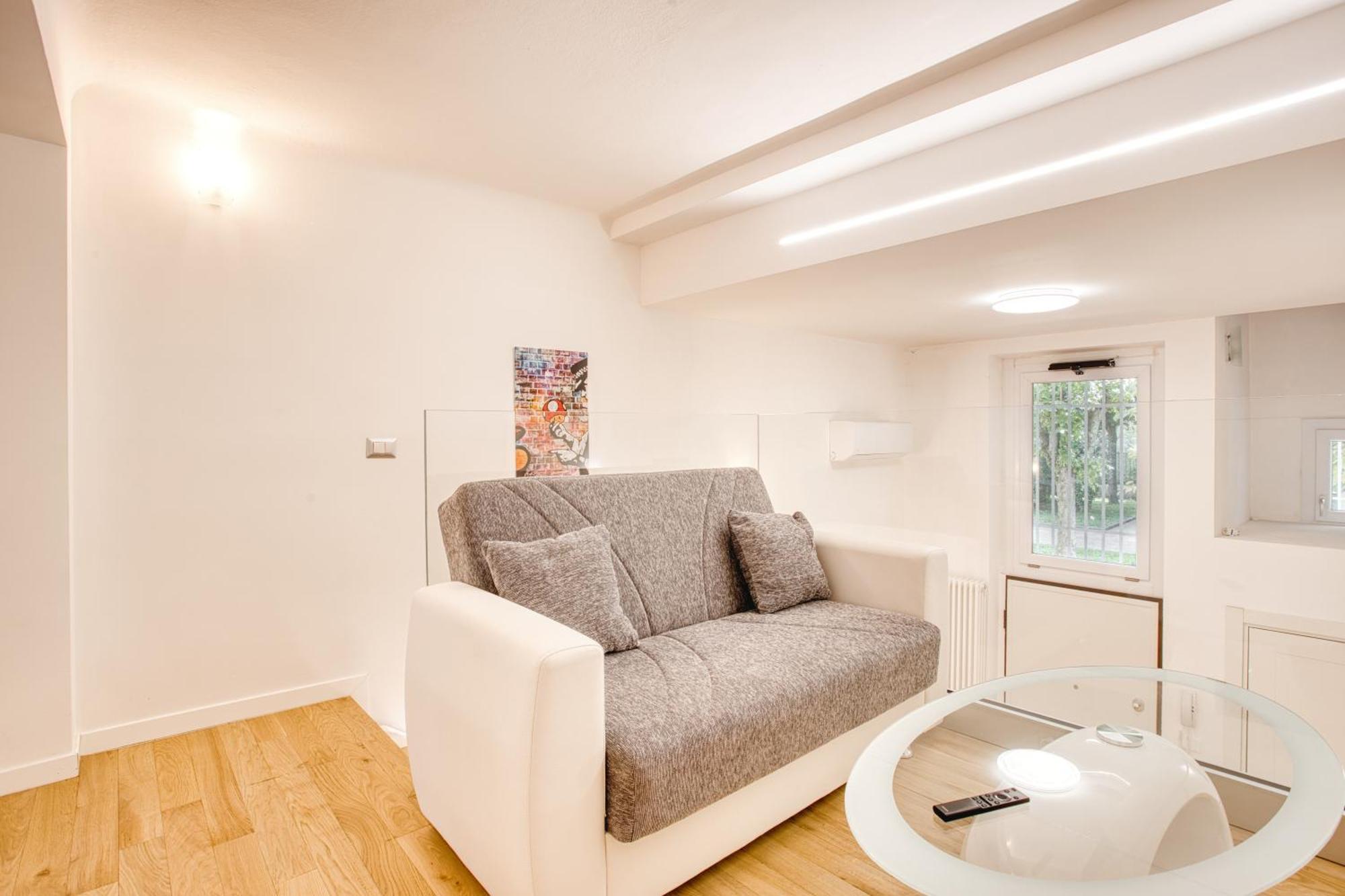 Walk To Navigli - Via Gola - 2 Bedrooms Apt Milão Exterior foto