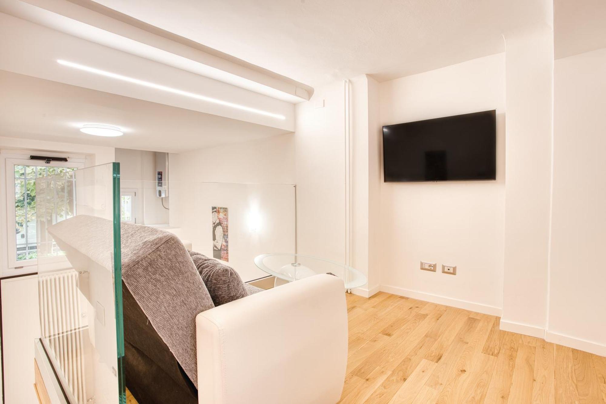 Walk To Navigli - Via Gola - 2 Bedrooms Apt Milão Exterior foto